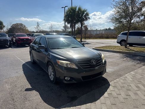 Used 2011 Toyota Camry XLE image 7