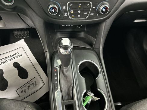 Used 2019 Chevrolet Equinox LT AWD/4WD image 17