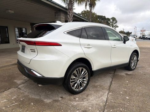 Used 2021 Toyota Venza Limited image 4