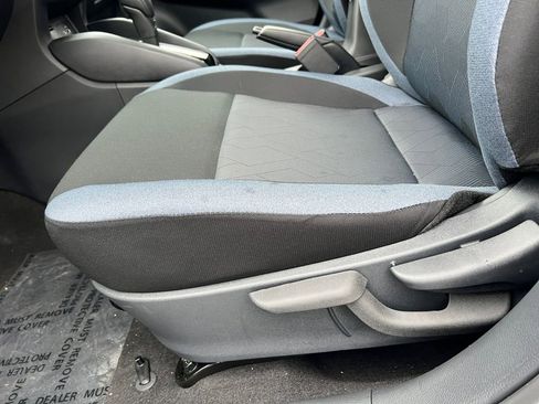 Used 2025 Nissan Versa SV w/ Trunk Package image 17