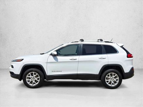 Used 2015 Jeep Cherokee Latitude AWD/4WD image 8