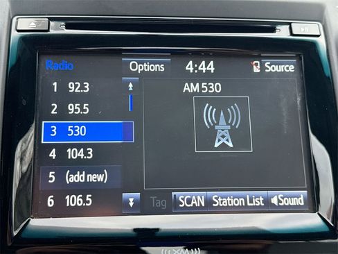 Used 2017 Toyota Camry XLE image 12