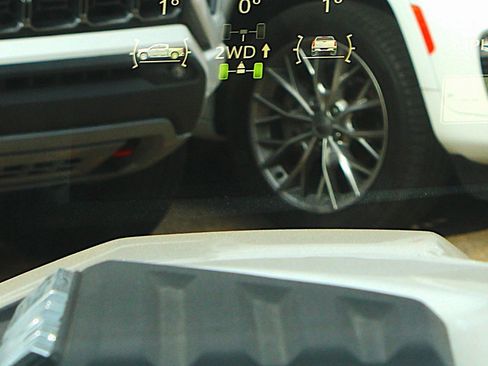 Used 2023 Chevrolet Silverado 3500 High Country image 26