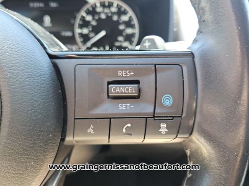 Used 2022 Nissan Rogue SV w/ SV Premium Package FWD image 13