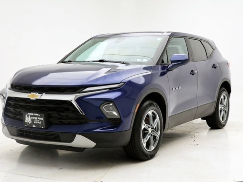 Used 2023 Chevrolet Blazer LT w/ Driver Confidence Package AWD/4WD image 2
