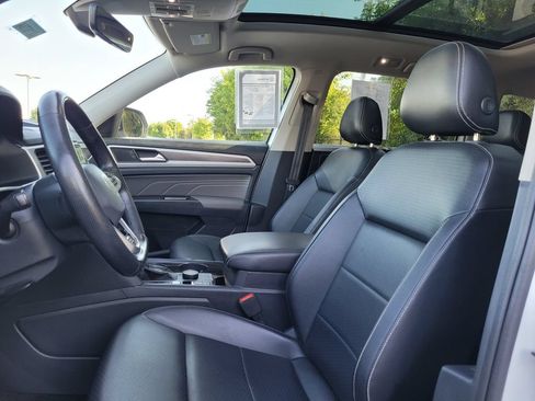 Used 2022 Volkswagen Atlas SEL R-Line AWD/4WD image 12