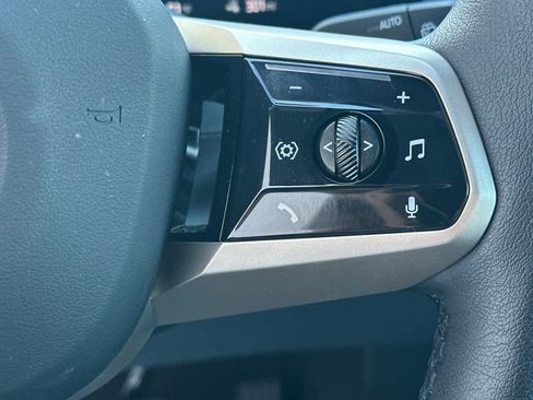 Used 2025 BMW iX xDrive50 image 29