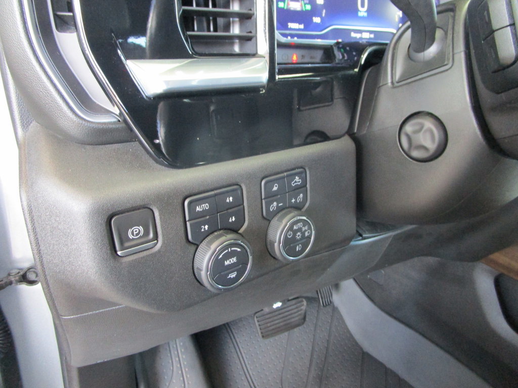 Used 2023 Chevrolet Silverado 1500 High Country w/ High Country Premium Package AWD/4WD image 34