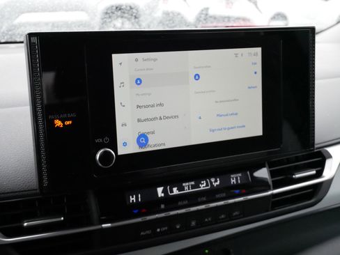 Certified 2025 Toyota Sienna LE image 22