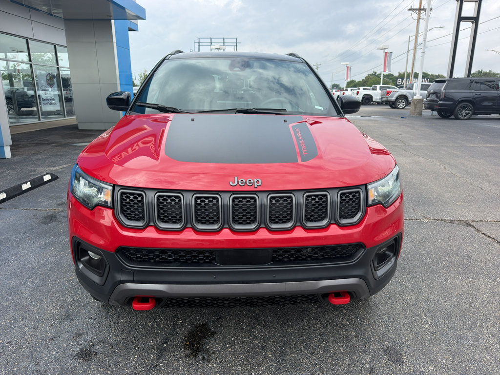 Used 2024 Jeep Compass Trailhawk AWD/4WD image 2