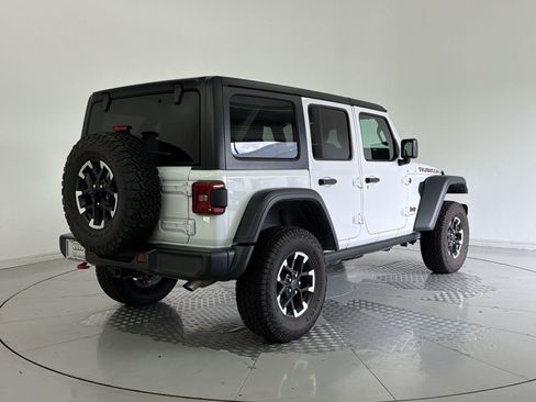 Used 2025 Jeep Wrangler Unlimited Rubicon AWD/4WD image 9