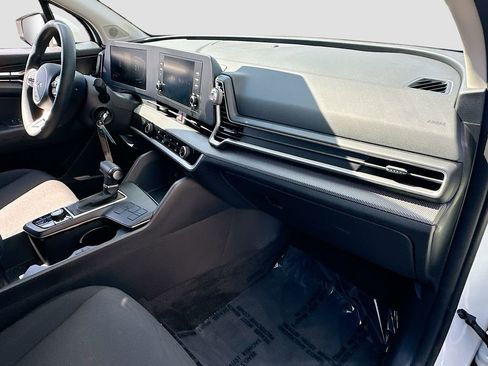 Certified 2025 Kia Sportage LX FWD image 26