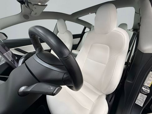 Used 2018 Tesla Model 3 Long Range image 10