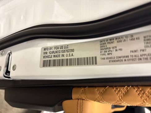 New 2025 Jeep Grand Cherokee L Summit image 30