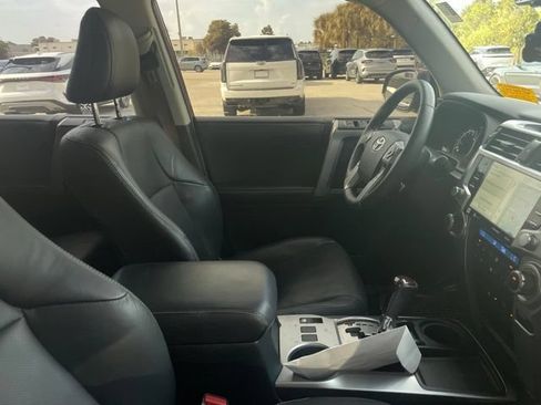 Used 2022 Toyota 4Runner Limited RWD image 8