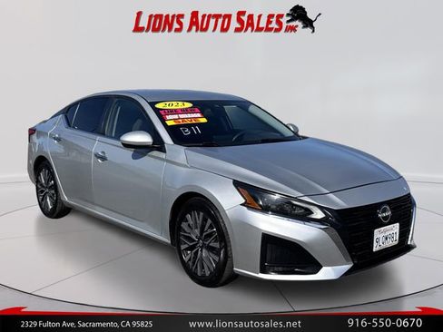 Used 2023 Nissan Altima 2.5 SV FWD image 3