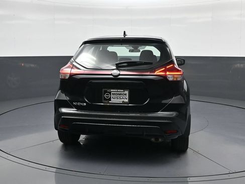 Certified 2025 Nissan Kicks Play S FWD image 8