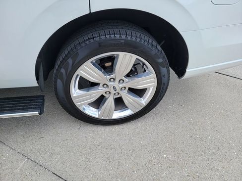 Used 2024 Ford Expedition Platinum RWD image 24
