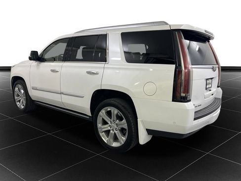 Used 2017 Cadillac Escalade Platinum image 3