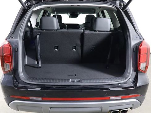 Used 2025 Hyundai Palisade SEL FWD image 18