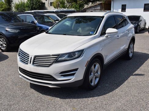 Used 2018 Lincoln MKC Premiere FWD image 2