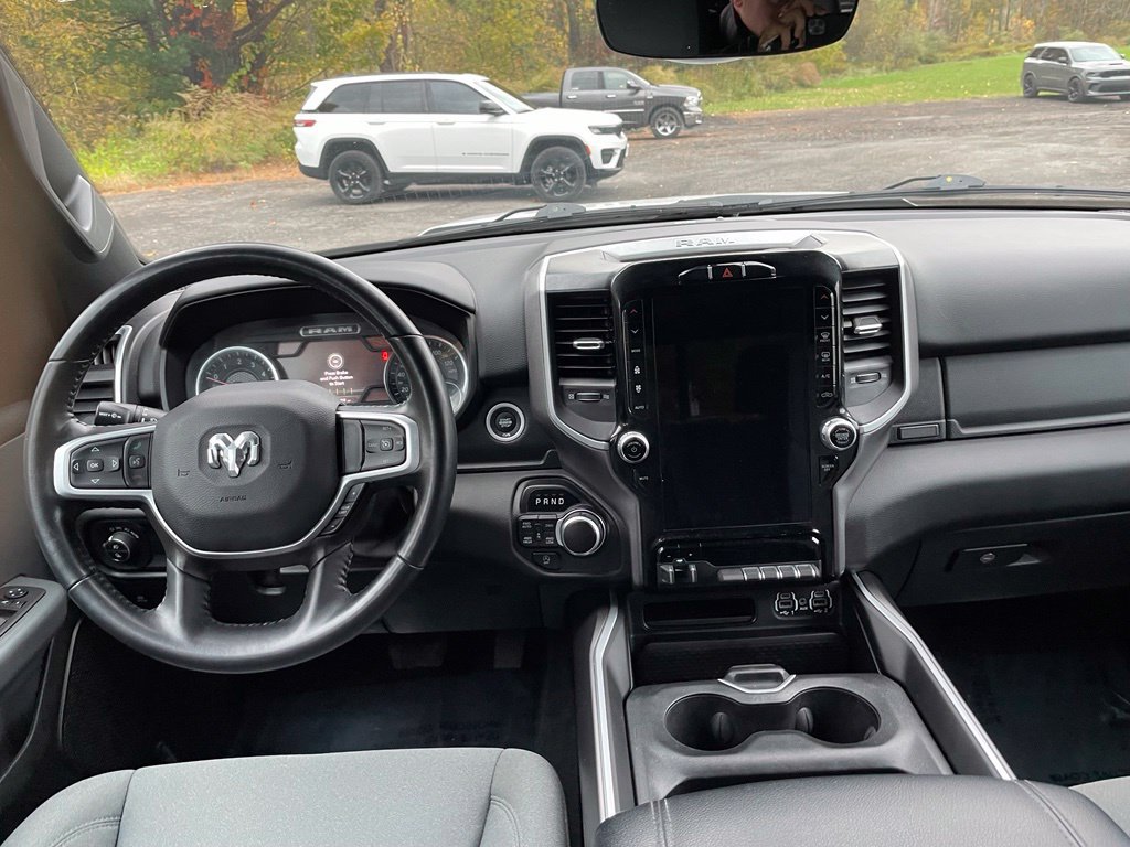 Used 2023 RAM 1500 4x4 Crew Cab image 16