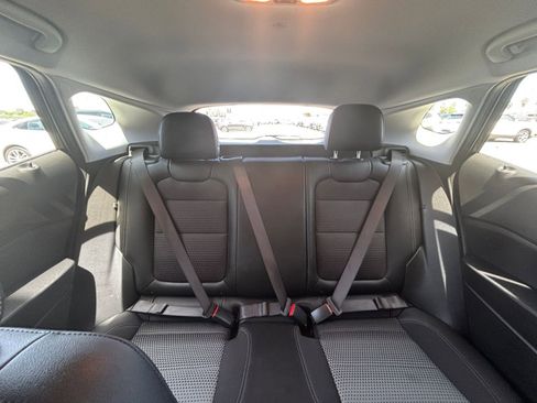 Used 2025 Chevrolet Trax LT w/ LT Convenience Package image 38