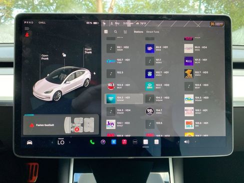 Used 2020 Tesla Model 3 Standard Range Plus image 26