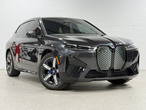 Used 2023 BMW iX xDrive50 w/ Premium Package AWD/4WD image 4