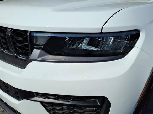 New 2026 Jeep Grand Cherokee L 4WD image 11