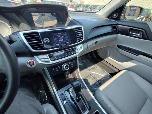 Used 2013 Honda Accord Touring image 27