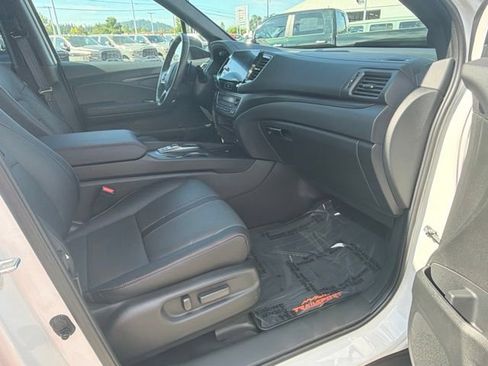 Used 2025 Honda Ridgeline TrailSport image 9