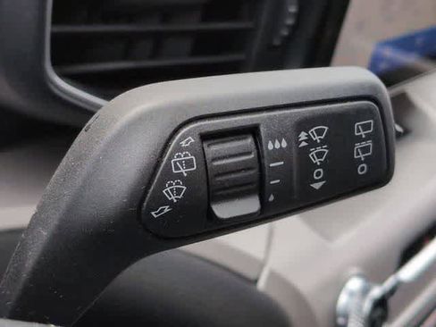 Used 2023 Ford Explorer XLT w/ Equipment Group 202A AWD/4WD image 27