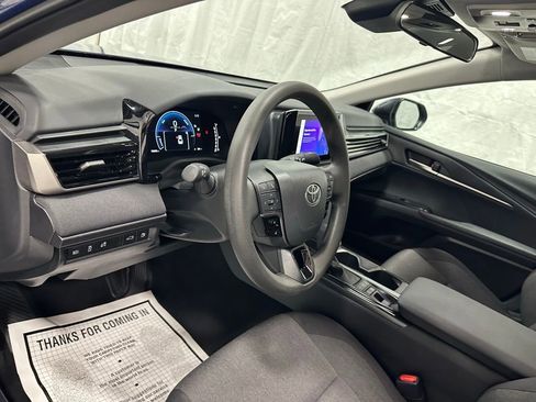 Used 2025 Toyota Camry LE image 15