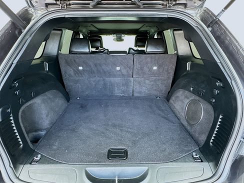 Used 2020 Jeep Grand Cherokee Limited w/ Luxury Group II image 18