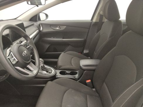 Used 2021 Kia Forte LXS FWD image 17
