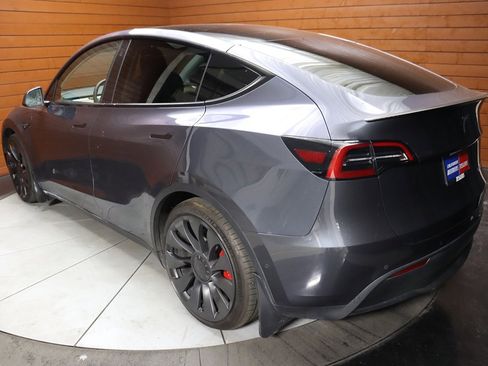 Used 2022 Tesla Model Y Performance image 11