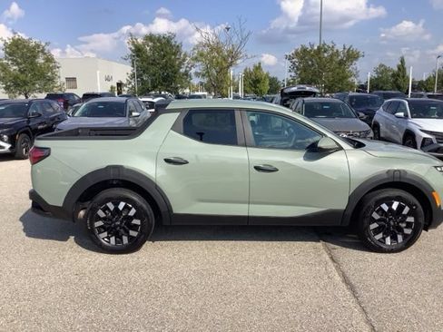 Certified 2025 Hyundai Santa Cruz SE AWD/4WD image 4
