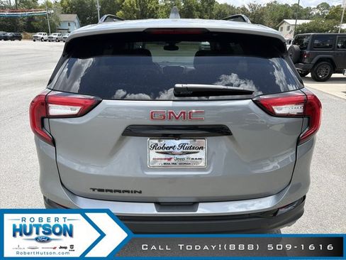 Used 2023 GMC Terrain SLT w/ Elevation Edition FWD image 7