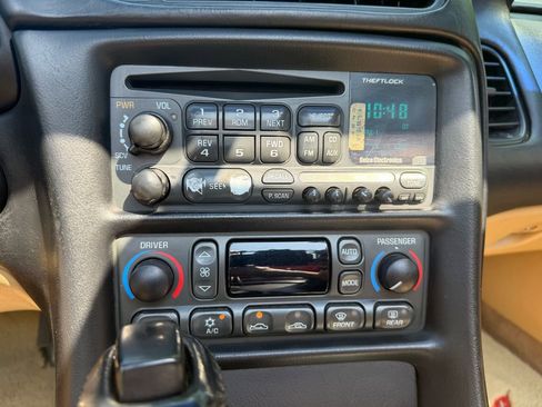 Used 2000 Chevrolet Corvette 5.7L V8 w/ Performance Handling Pkg image 24