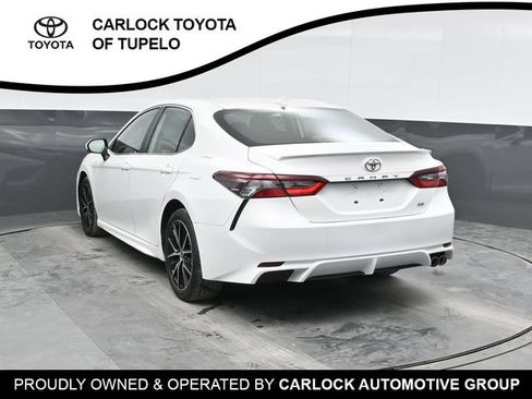 Used 2024 Toyota Camry SE FWD image 11