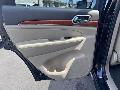 Used 2013 Jeep Grand Cherokee Overland RWD image 47