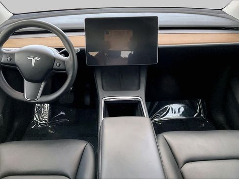 Used 2023 Tesla Model Y AWD image 15