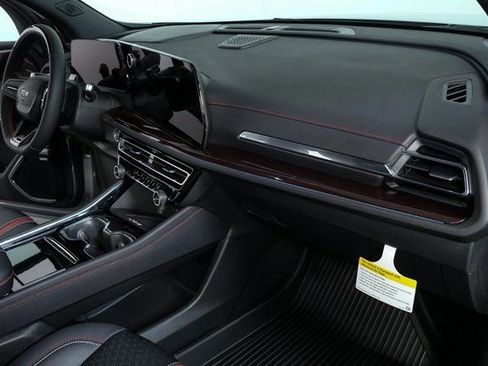 New 2026 Chevrolet Traverse RS w/ LPO, Floor Liner Package image 22