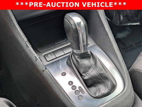 Used 2013 Volkswagen Golf 4-Door FWD image 30