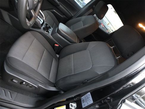 Used 2023 Chevrolet Colorado Trail Boss w/ Technology Package image 11