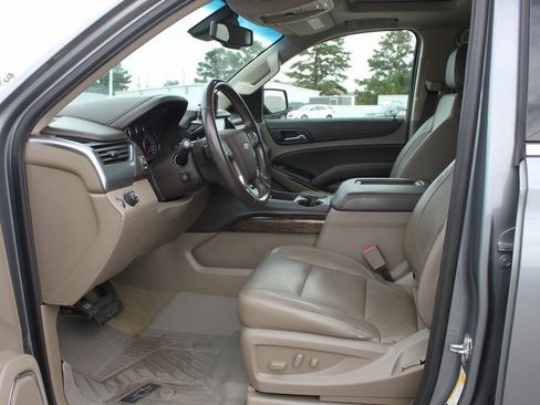 Used 2018 Chevrolet Tahoe LT image 11