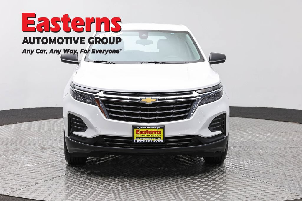 Used 2023 Chevrolet Equinox LS w/ Driver Confidence II Package FWD image 3