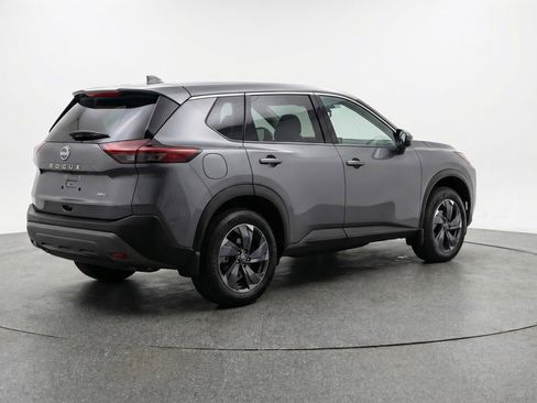 Used 2025 Nissan Rogue SV image 7