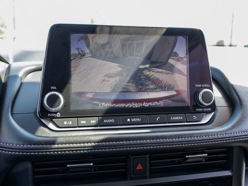 Used 2026 Nissan Rogue SV FWD image 27